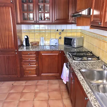Дом отдыха Seaview 15 Бенагил